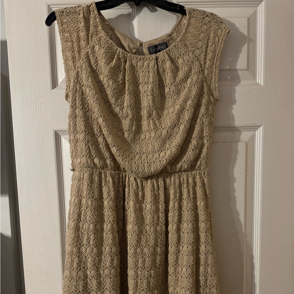 Women’s lace overlay dress size M